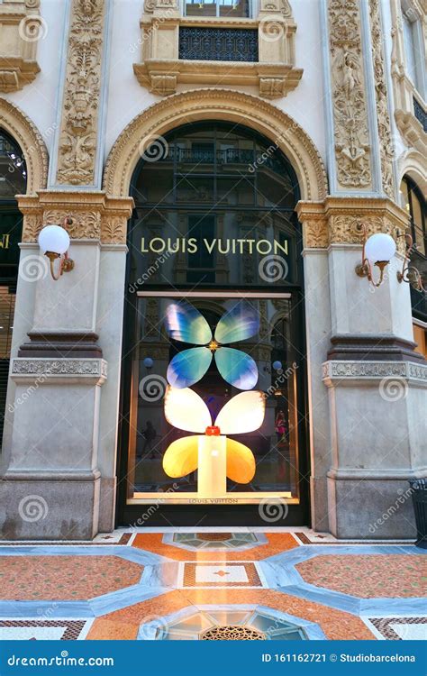 louis vuitton italy milan|louis vuitton milano black friday.